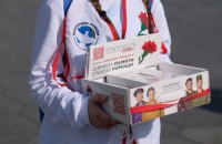 До 9 травня окупанти готують акцію “красная гвоздика”, фотовиставку та пробіг у Криму, – Денісова