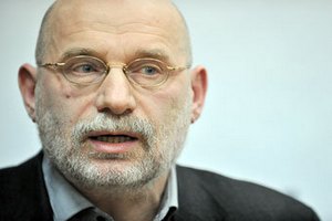 Бориса Акунина заподозрили в экстремизме