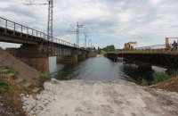 Возле разрушенного моста под Никополем построят понтонную переправу
