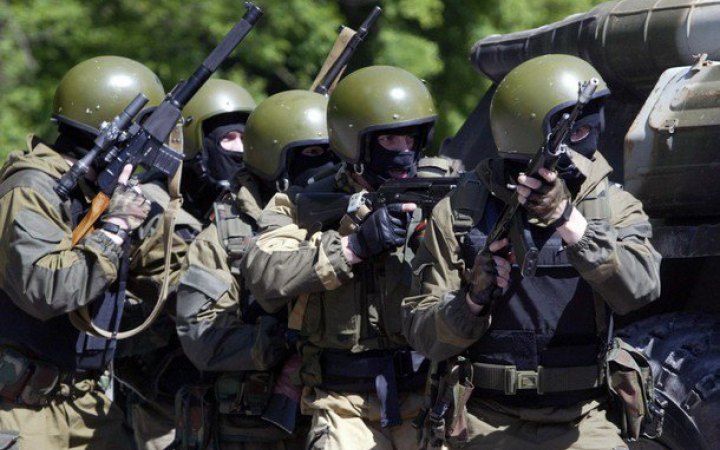 Окупанти перекидають техніку у напрямку Запорізької області