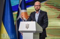 Яценюк: Каждый сумасшедший диктатор, который совершает преступления против человечества, должен быть наказан