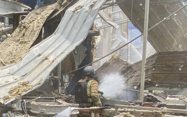 Ворог завдав ударів по підприємству в Дніпрі, є поранені й загиблий (доповнено)