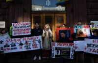 "Европейская солидарность" призвала власть прекратить политические преследования Порошенко 