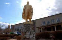 Прокуратура не видит состава преступления в отсутствии демонтажа памятника Ленину на Полтавщине
