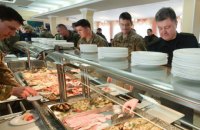Усім арміям світу готову їжу постачають компанії, - нардеп