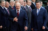 Лукашенко просит у Януковича специалистов-атомщиков