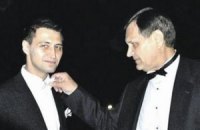 Ландик позвал на помощь маму и папу