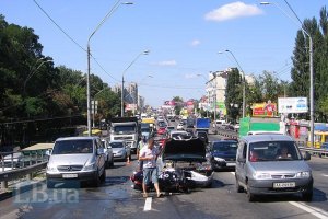В Ивано-Франковске депутат-"регионал" устроил ДТП и сбежал (Обновлено)