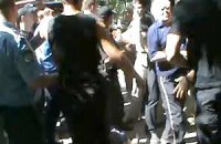 Жители Донецка пошли на компанию сына Януковича судом