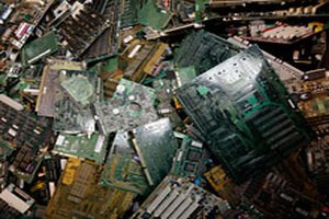 Залежи старых компьютеров и телефонов вызывают рак