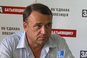 Оппозиционера обязывают заплатить за сломанный во время выборов лифт 800 тыс. грн