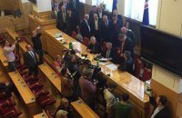 Закарпатский облсовет начал работу со скандала