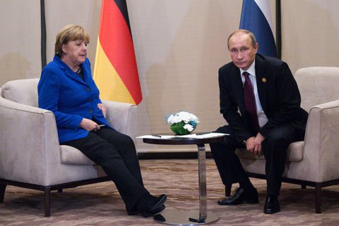 Путин обсудил с Меркель Минские договоренности