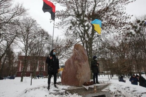 У центрі Харкова відновили демонтований у 2013 році пам’ятник воїнам УПА
