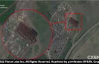 На околиці Маріуполя виявили ще одну братську могилу, де може бути щонайменше 1000 вбитих