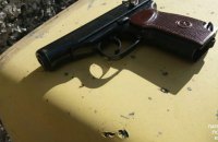 В Киеве патрульные задержали мужчин, устроивших стрельбу из люка автомобиля