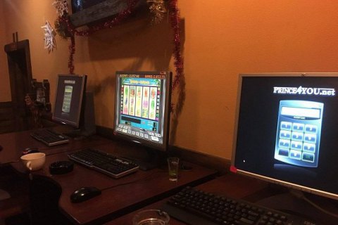Правоохранители провели 40 обысков в нелегальных игорных заведениях Киева