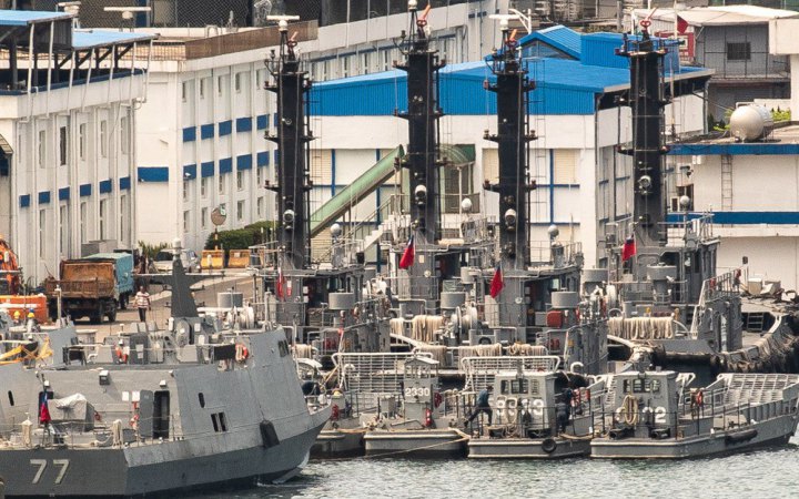 Китай провів навчання з повітряної та морської блокади навколо Тайваню