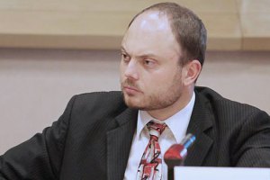 Один из ближайших соратников Немцова госпитализирован в критическом состоянии