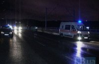 В Киеве на Дарницком мосту Opel сбил насмерть пешехода-нарушителя