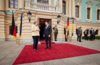 Меркель вже прибула в Україну