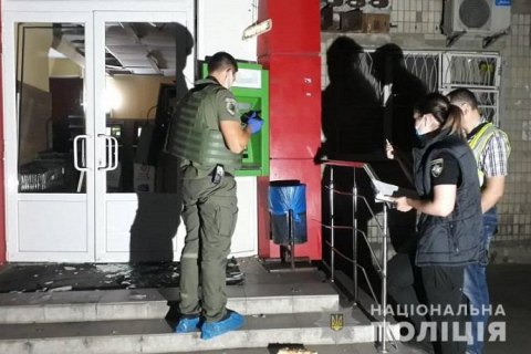 У Києві на Подолі невідомі підірвали банкомат і вкрали гроші
