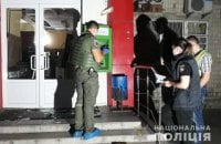 У Києві на Подолі невідомі підірвали банкомат і вкрали гроші