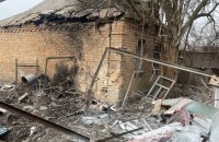 Атаки росіян пошкодили у Нікопольському районі 16 будинків та лінію електропередач