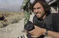 Дмитрий Костюков: Мы лежали в канавке глубиной 15 см, а вокруг летали осколки снарядов