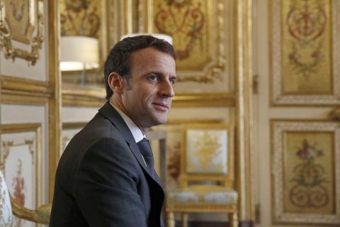 Макрон отказался от президентской пенсии