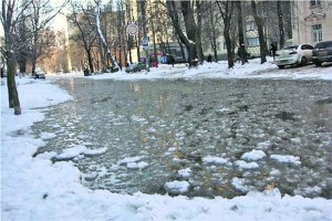 В Киеве на борьбу с наводнением привлекли бизнес и волонтеров
