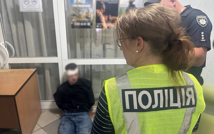 В Києві під час проходження ВЛК чоловік смертельно поранив лікарку (доповнено)