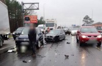 На трасі Київ - Житомир сталася ДТП за участю автобуса та 9 легковиків