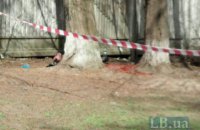 На Оболони во дворе жилого дома нашли труп, завернутый в одеяло
