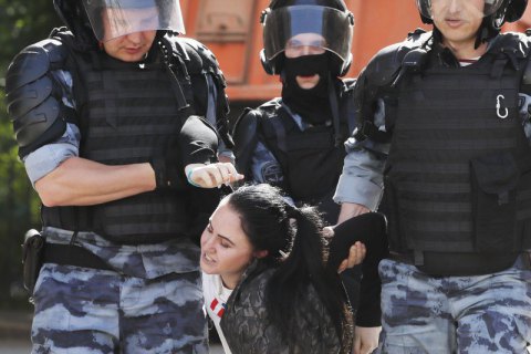 Євросоюз визнав затримання на мітингу у Москві порушенням конституційних прав