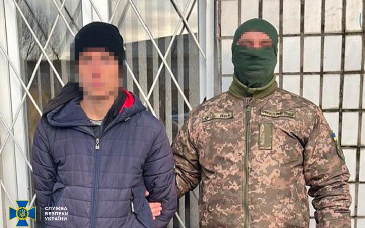 Колаборант, який охороняв адмінбудівлі росіян під час окупації Херсона, проведе 8 років за ґратами