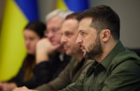 Зеленский стремится через диалог восстановить контроль над государством, включая Крым и отбросить войска РФ на позиции до 24.02