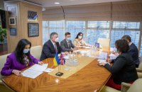 МВД инициировало диалог с Британией по упрощению визового режима для украинцев, - Аваков