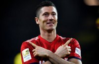 Левандовський невимушено забив "сухий лист" з негативного кута, правда, наразі тільки на тренуванні