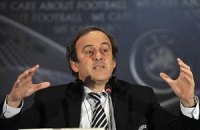 Платини решил заменить Блаттера на посту главы ФИФА