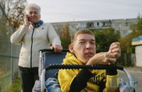 «Смерть ― моя добра подруга». Як Назар Гусаков зі спінальною м’язовою атрофією робить Львів більш інклюзивним