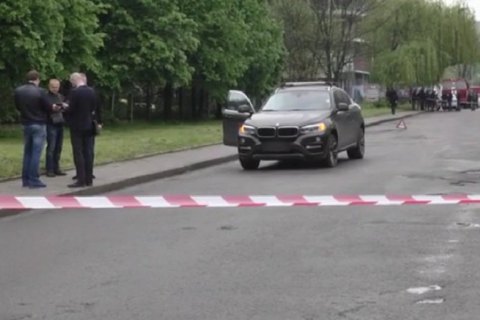 На улице Львова во время движения взорвался автомобиль BMW