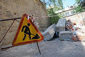 В центре Киева парня поранила упавшая плитка