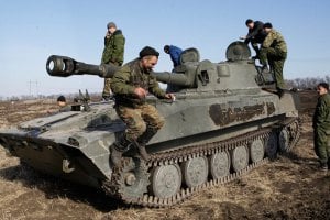 С вечера боевики на Донбассе ведут обстрелы по всем направлениям