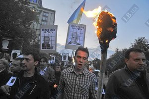 Под Администрацией требовали завершения расследования убийства Гонгадзе