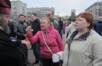 ​Жительницу Днепра, напавшую с молотком на бойца АТО в опере, суд отправил под арест