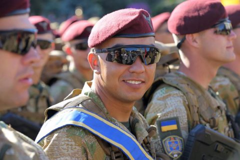 Рада утвердила новую систему званий без прапорщиков и мичманов