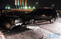 ДТП в Киеве: лобовое столкновение Mitsubishi и ВАЗ