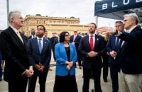 У США літак з міністром на борту здійснив аварійну посадку через пожежу у двигуні