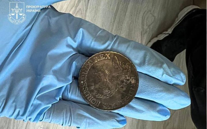 Судитимуть “чорного археолога”, який хотів продати унікальний скарб бронзових кельтів